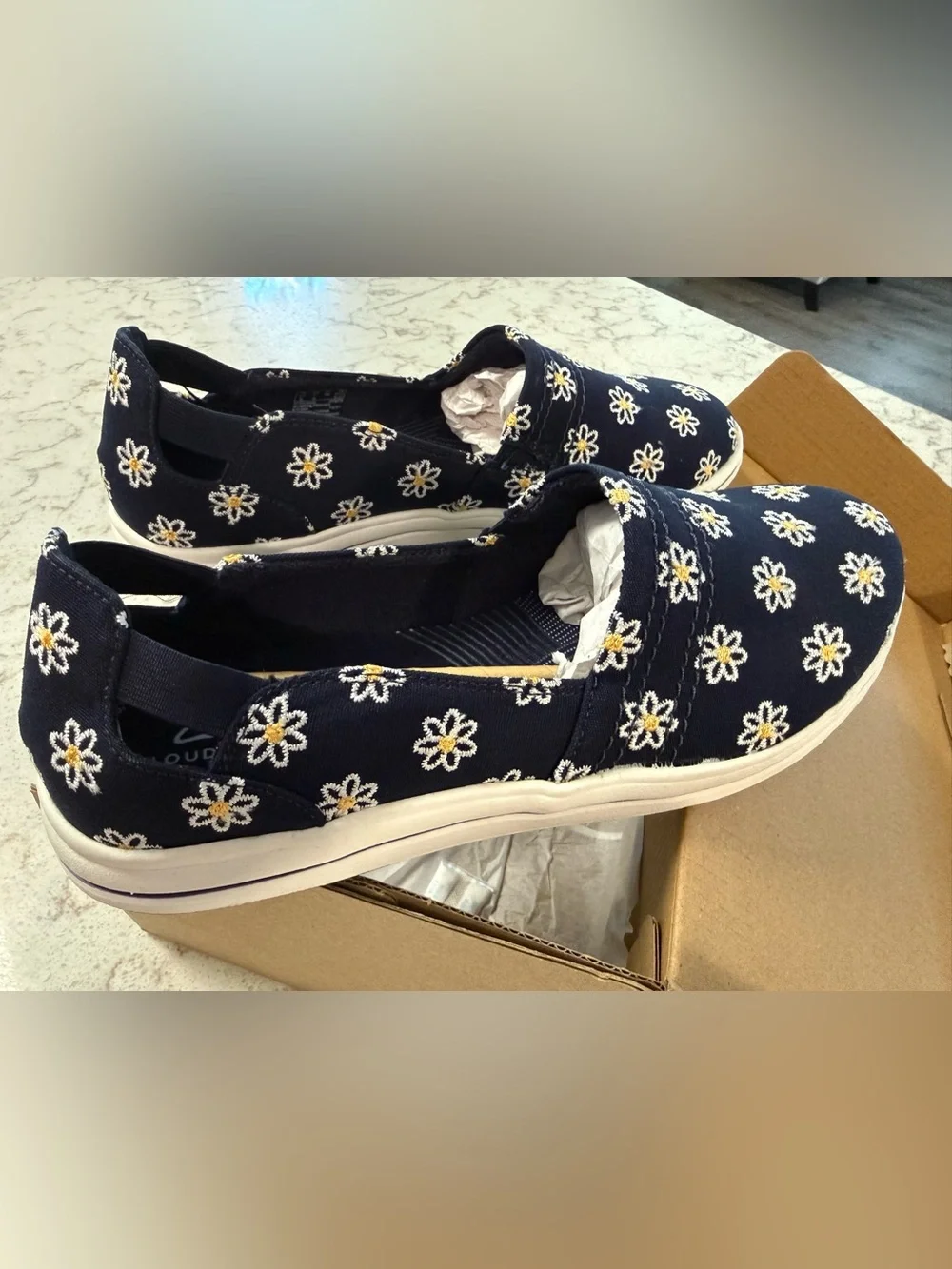 Clarks cloudstepper Breeze Step Navy Floral Daisy Slip-On Shoes size 8W